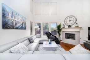 Spacious Cozy Home in Central DFW, Perfect Location